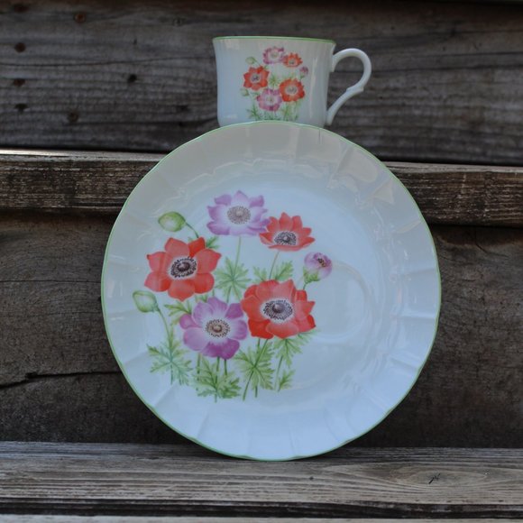 1950s MCM Vintage Flower Coffee Tea Mug Matching Plate Complete Set of 4 - Picture 9 of 16